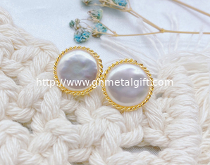 China Vintage Gold Color Earrings Set Round Shape Pearl Earrings For Women Simple Square Round Fashion Earring Party Jewelry supplier